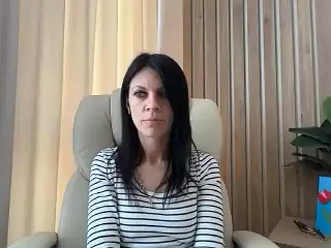 Snapshot of InjaAtHome chatting on 05-25-26, 06:34 InjaAtHome online show from 05-25-26, 06:34