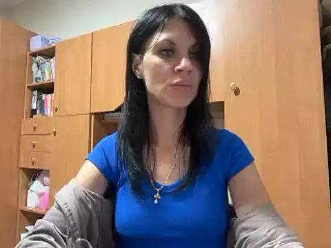 Snapshot of InjaAtHome chatting on 06-19-26, 09:42 InjaAtHome online show from 06-19-26, 09:42