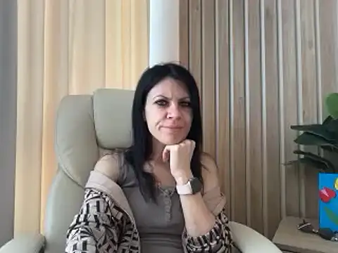 Snapshot of InjaAtHome chatting on 05-15-26, 06:33 InjaAtHome online show from 05-15-26, 06:33