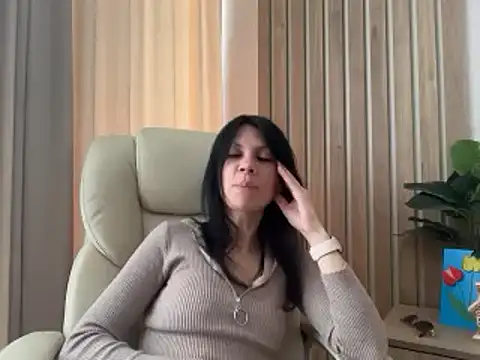 Snapshot of InjaAtHome chatting on 05-21-26, 06:11 InjaAtHome online show from 05-21-26, 06:11