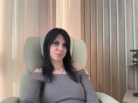 Snapshot of InjaAtHome chatting on 05-11-26, 02:45 InjaAtHome online show from 05-11-26, 02:45
