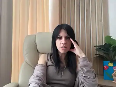 Snapshot of InjaAtHome chatting on 04-28-26, 06:18 InjaAtHome online show from 04-28-26, 06:18