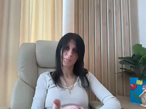 Snapshot of InjaAtHome chatting on 05-04-26, 06:17 InjaAtHome online show from 05-04-26, 06:17