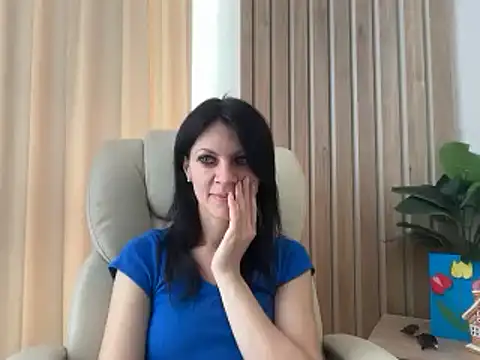 Snapshot of InjaAtHome chatting on 05-16-26, 08:13 InjaAtHome online show from 05-16-26, 08:13