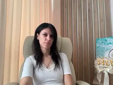 Snapshot of InjaAtHome chatting on 07-24-26, 09:27 InjaAtHome online show from 07-24-26, 09:27