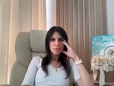 Snapshot of InjaAtHome chatting on 07-28-26, 02:13 InjaAtHome online show from 07-28-26, 02:13