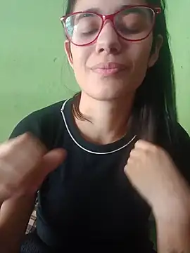 Snapshot of Mamamiabr chatting on 05-26-26, 05:11 Mamamiabr online show from 05-26-26, 05:11