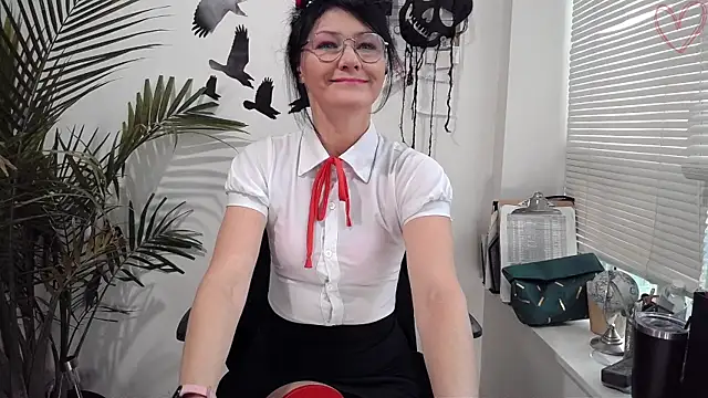 Snapshot of City_Kat chatting on 10-30-25, 02:25 City Kat online show from 10-30-25, 02:25