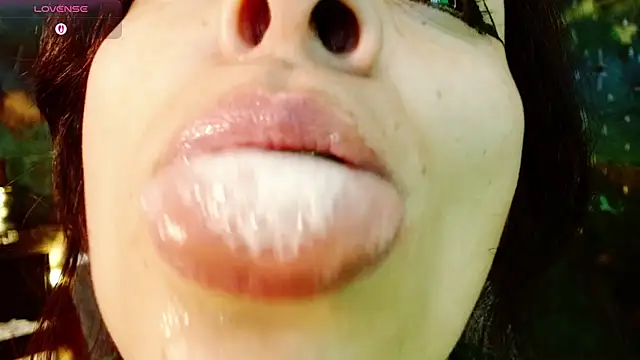 Snapshot of julieth_sex1 chatting on 05-20-26, 09:17 julieth sex1 online show from 05-20-26, 09:17