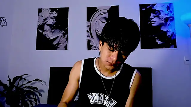 Snapshot of Eiden_allenx chatting on 09-30-25, 01:06 Eiden allenx online show from 09-30-25, 01:06