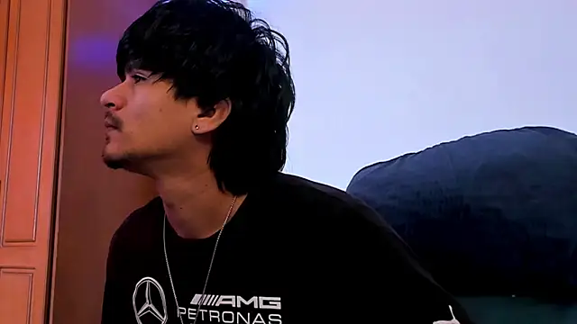 Snapshot of Eiden_allenx chatting on 02-16-26, 02:37 Eiden allenx online show from 02-16-26, 02:37