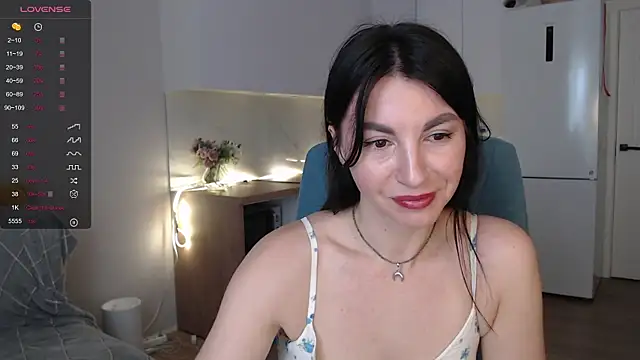 Snapshot of Mary_love16 chatting on 06-11-26, 06:21 Mary love16 online show from 06-11-26, 06:21