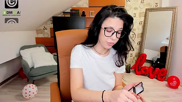 EmillyTaylor online show from 03-06-25, 04:41