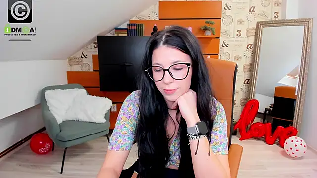 EmillyTaylor online show from 02-25-25, 10:48