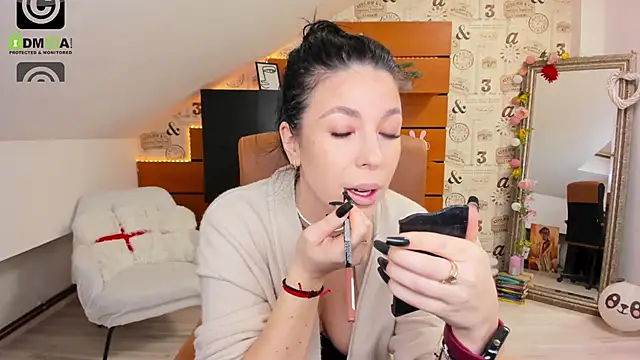 Snapshot of EmillyTaylor chatting on 02-04-26, 04:29 EmillyTaylor online show from 02-04-26, 04:29