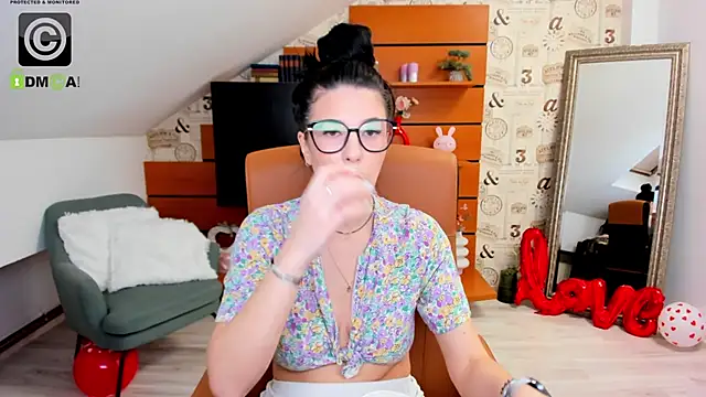EmillyTaylor online show from 03-01-25, 04:37