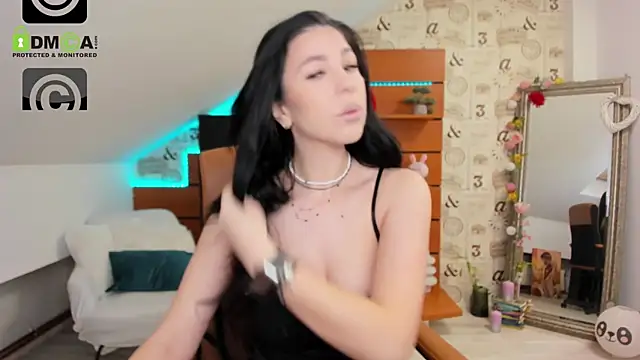 Snapshot of EmillyTaylor chatting on 04-22-26, 03:35 EmillyTaylor online show from 04-22-26, 03:35