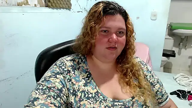 Snapshot of squirt322bbw chatting on 06-18-26, 06:35 squirt322bbw online show from 06-18-26, 06:35