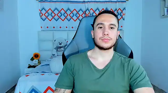 Snapshot of juan__jimenez chatting on 12-17-24, 12:23 juan jimenez online show from 12-17-24, 12:23