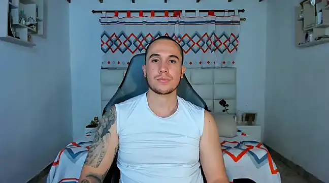 Snapshot of juan__jimenez chatting on 03-17-25, 11:35 juan jimenez online show from 03-17-25, 11:35