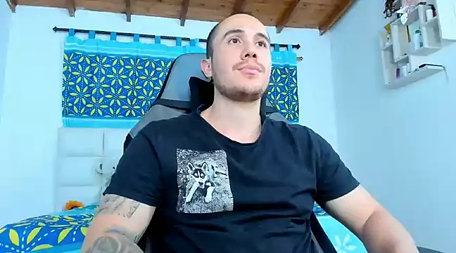 Snapshot of juan__jimenez chatting on 02-21-25, 01:33 juan jimenez online show from 02-21-25, 01:33