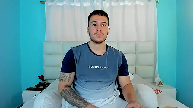 Snapshot of juan__jimenez chatting on 09-17-25, 07:49 juan jimenez online show from 09-17-25, 07:49