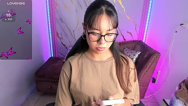 Snapshot of Nasha_abby chatting on 06-15-26, 06:29 Nasha abby online show from 06-15-26, 06:29