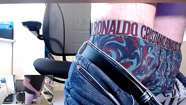 Snapshot of RicRockhard chatting on 09-24-25, 11:06 RicRockhard online show from 09-24-25, 11:06