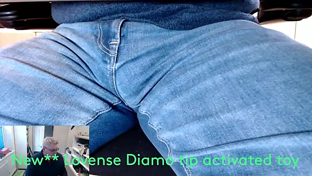 Snapshot of RicRockhard chatting on 01-12-25, 10:23 RicRockhard online show from 01-12-25, 10:23