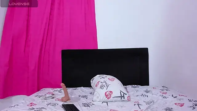 KarlyeKloss online show from 12-13-25, 08:04