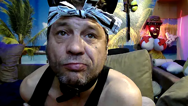 Snapshot of druckfug chatting on 12-03-25, 07:13 druckfug online show from 12-03-25, 07:13