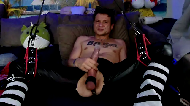 Snapshot of druckfug chatting on 11-17-25, 07:56 druckfug online show from 11-17-25, 07:56