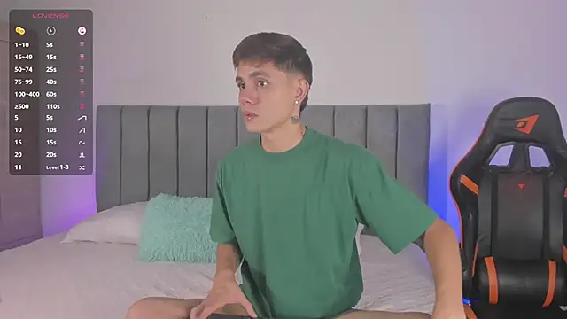 DustinLevine online show from 12-04-25, 01:15