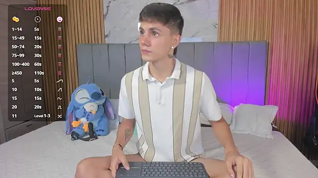 Snapshot of DustinLevine chatting on 07-24-26, 12:23 DustinLevine online show from 07-24-26, 12:23