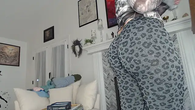 AuroraWillows online show from 10-20-25, 11:00