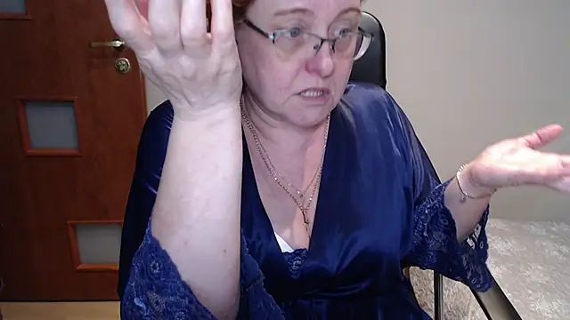 Snapshot of JoannaAndNeighbour chatting on 03-19-25, 03:19 JoannaAndNeighbour online show from 03-19-25, 03:19