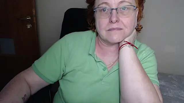 Snapshot of JoannaAndNeighbour chatting on 02-26-25, 02:16 JoannaAndNeighbour online show from 02-26-25, 02:16