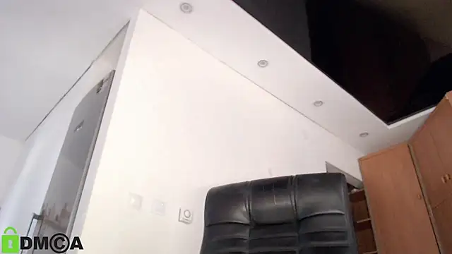 Snapshot of DollySun chatting on 02-19-25, 12:33 DollySun online show from 02-19-25, 12:33
