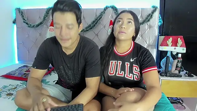 Snapshot of Harry_And_Girls chatting on 11-17-25, 03:10 Harry And Girls online show from 11-17-25, 03:10