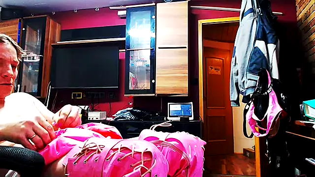 Fem-Boy40 online show from 04-05-26, 10:38