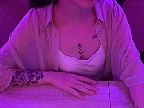 YumieCp online show from 03-13-25, 09:43