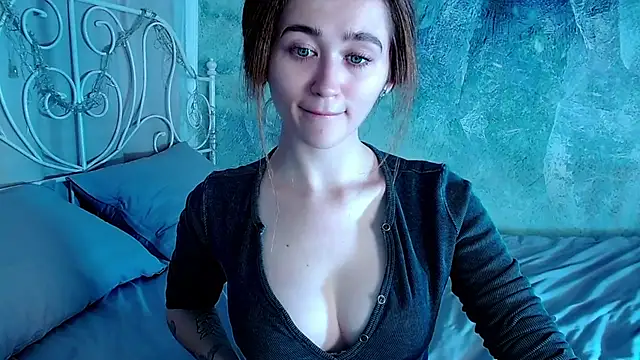 millllina online show from 10-30-25, 01:04