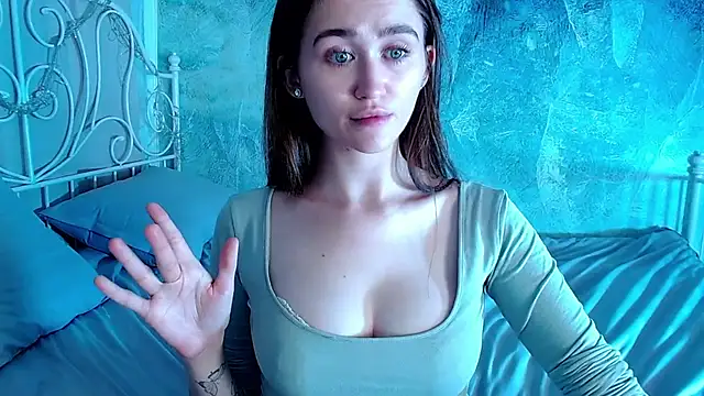 millllina online show from 10-31-25, 01:19