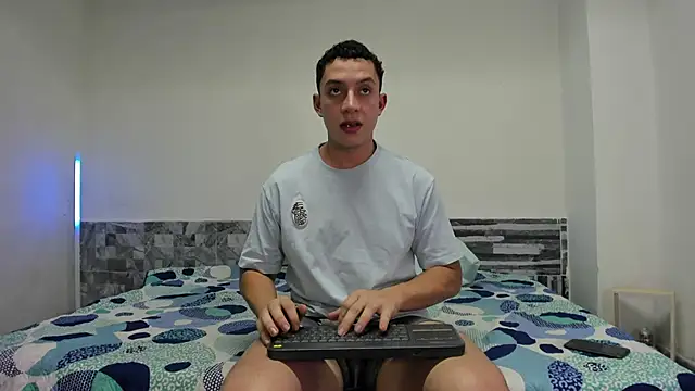 davinalhot online show from 04-19-26, 03:18