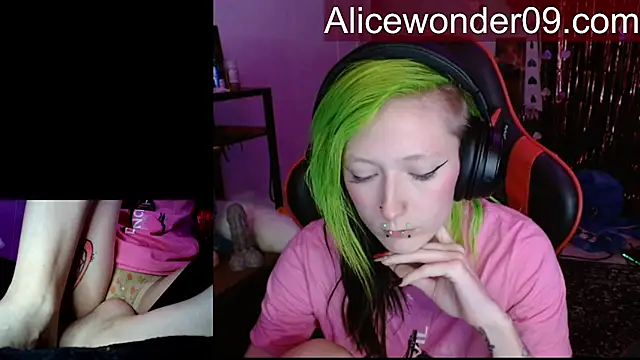alicewonder09 online show from 02-02-26, 05:39