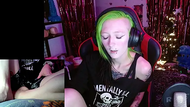 alicewonder09 online show from 12-21-25, 05:09