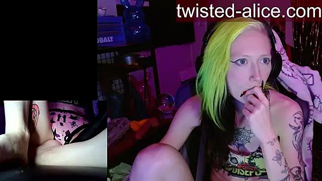 alicewonder09 online show from 04-06-26, 03:24