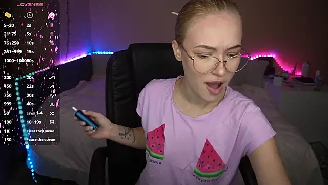 Snapshot of AmandaFiree chatting on 10-03-25, 04:47 AmandaFiree online show from 10-03-25, 04:47