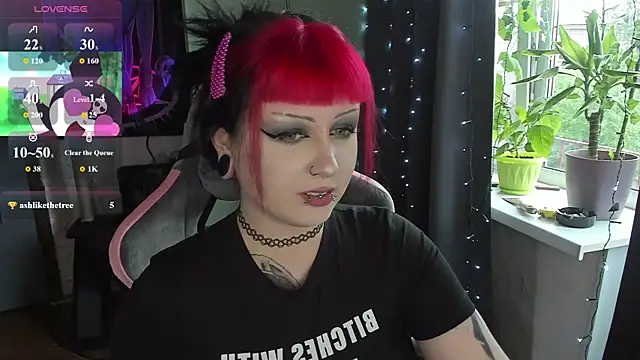 Snapshot of t0riayun0 chatting on 06-15-26, 03:44 t0riayun0 online show from 06-15-26, 03:44