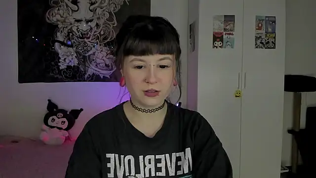 t0riayun0 online show from 01-20-25, 09:22